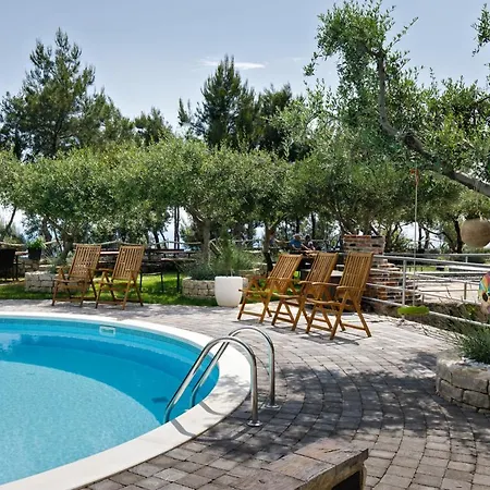 Apartment Fully Equiped Next To The Split
